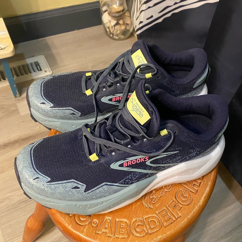 Brooks Caldrea 7 size 10 1/2 worn once